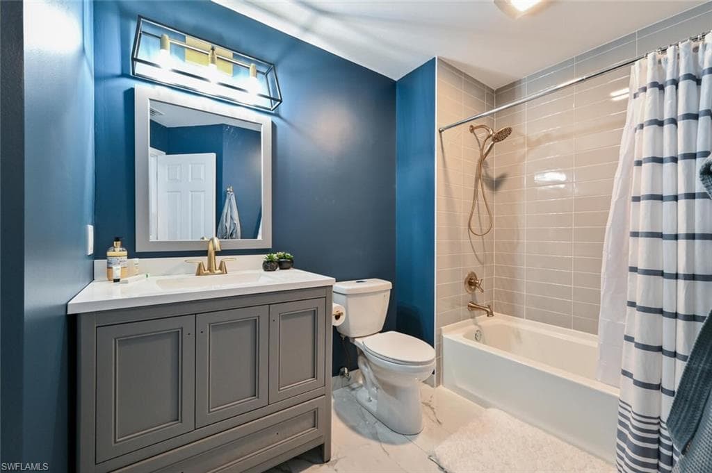 981 Hampton CIR 119-18