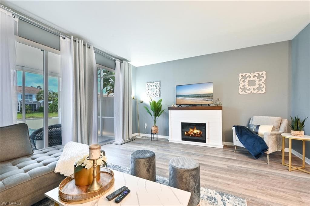 981 Hampton CIR 119-3