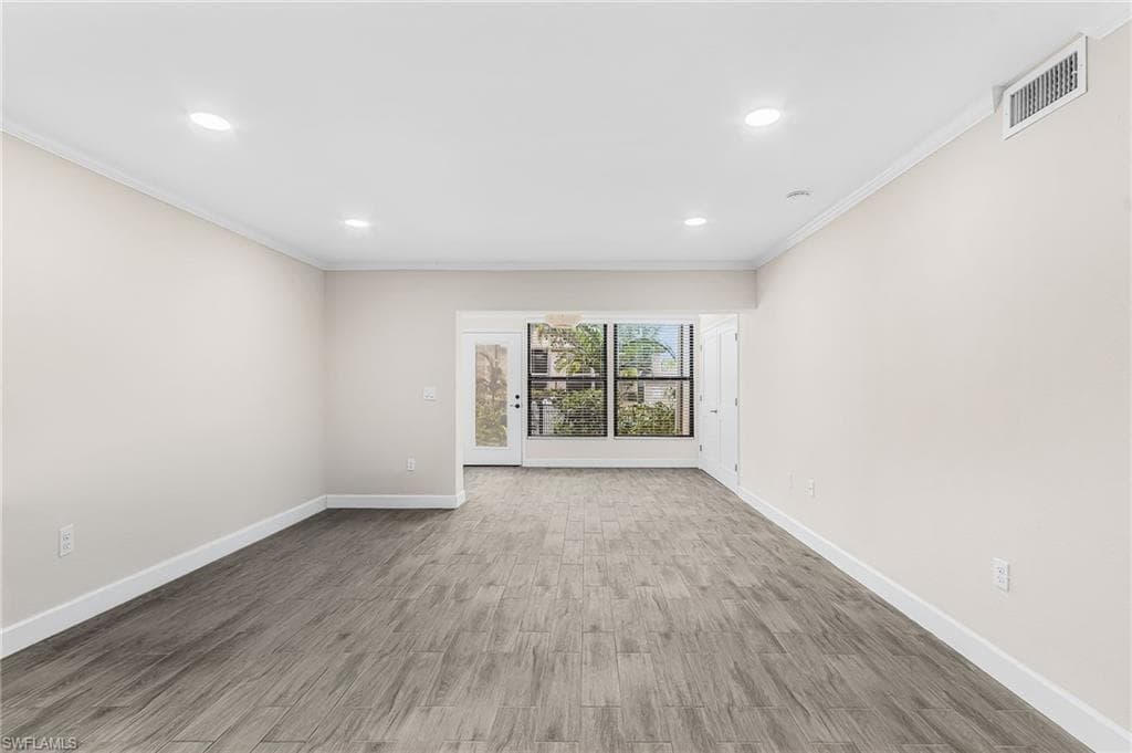 629 Nerita ST A-15