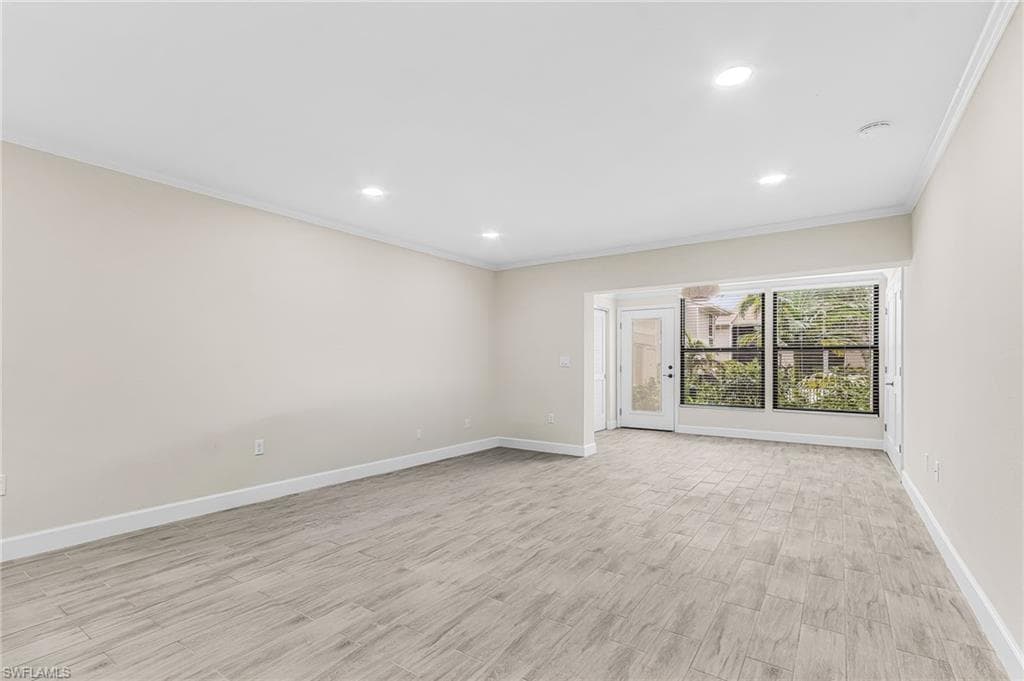 629 Nerita ST A-17