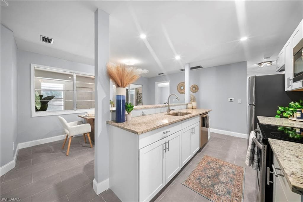 4688 Pembrooke LN-1