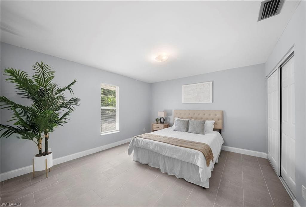 4688 Pembrooke LN-12