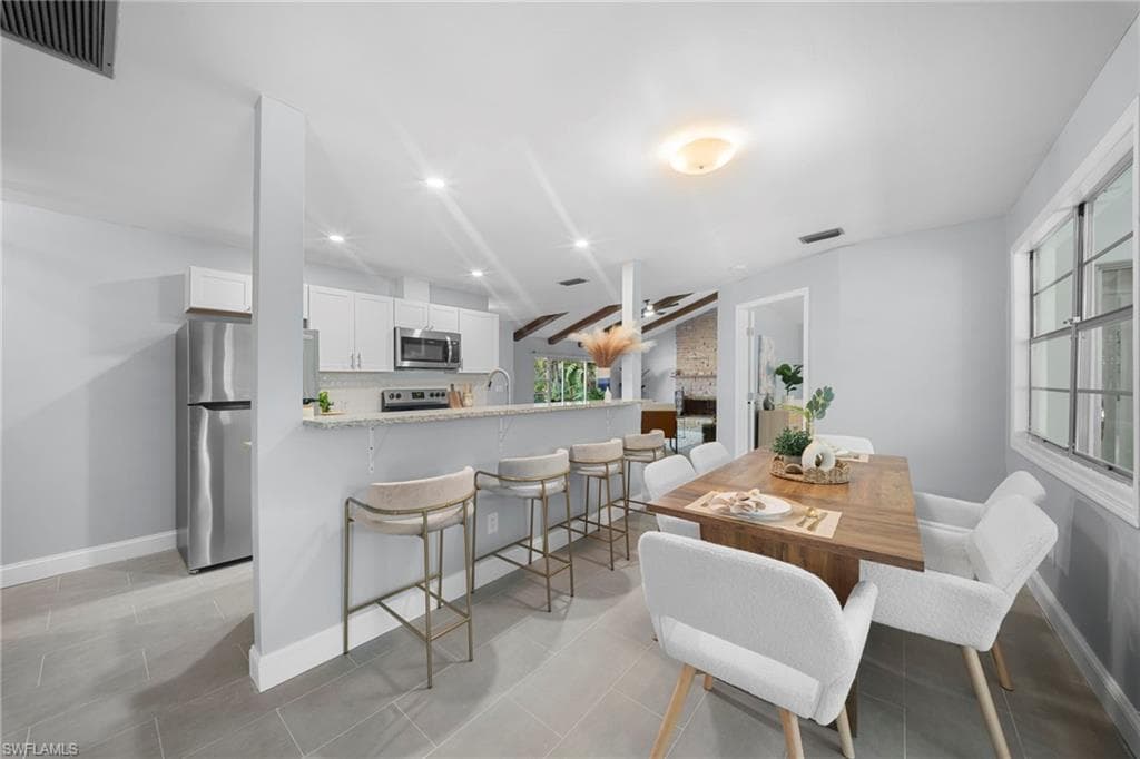 4688 Pembrooke LN-2