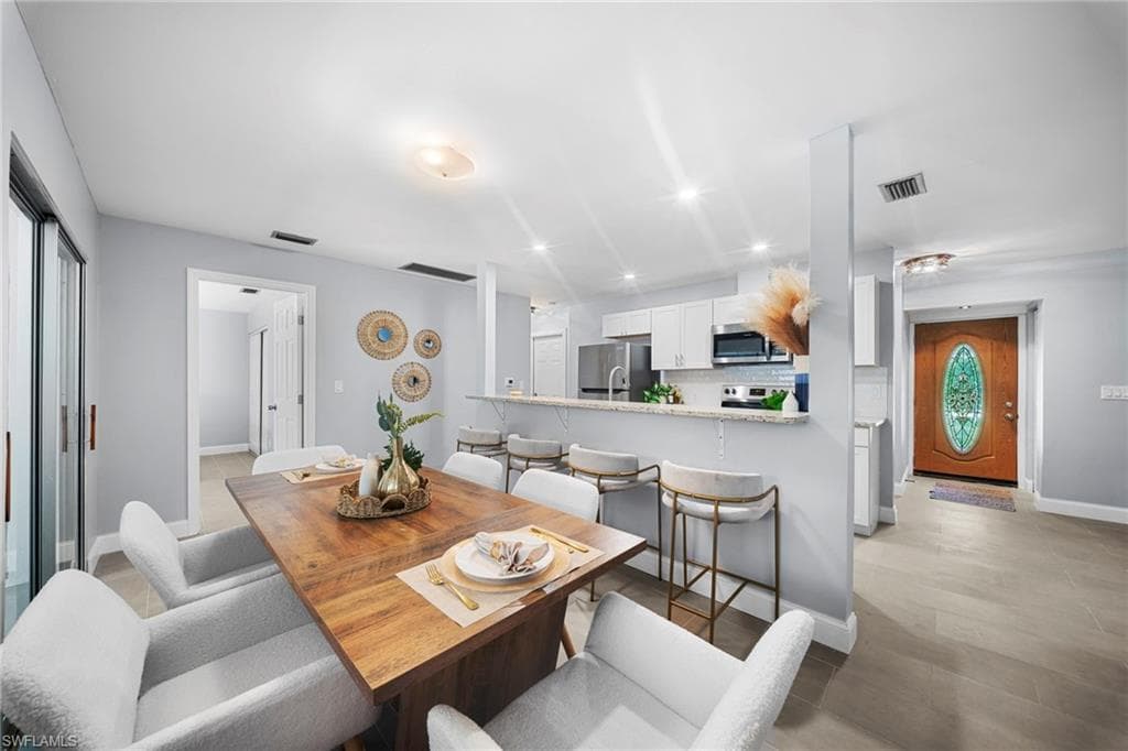 4688 Pembrooke LN-8