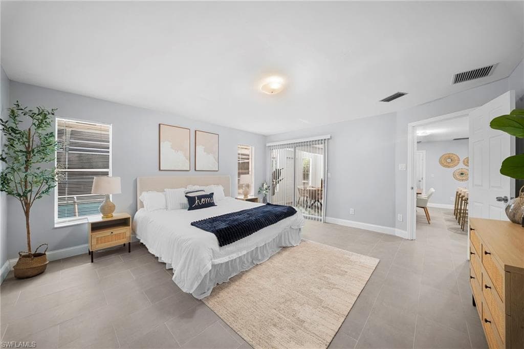 4688 Pembrooke LN-14