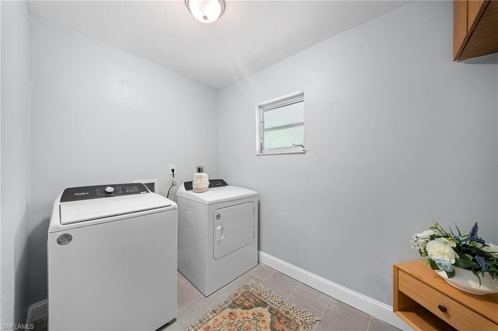 4688 Pembrooke LN-28