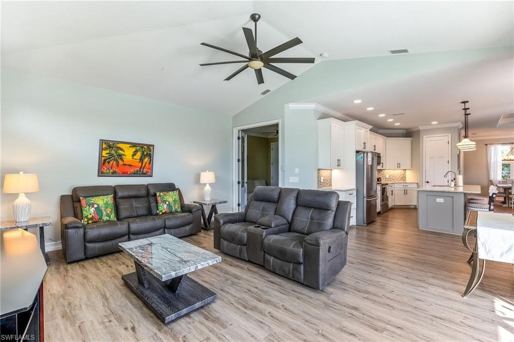 2477 Sierra LN-27