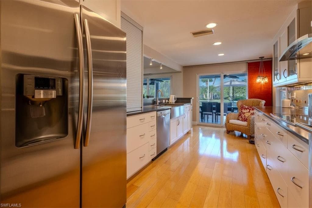 4442 Wilder RD-11