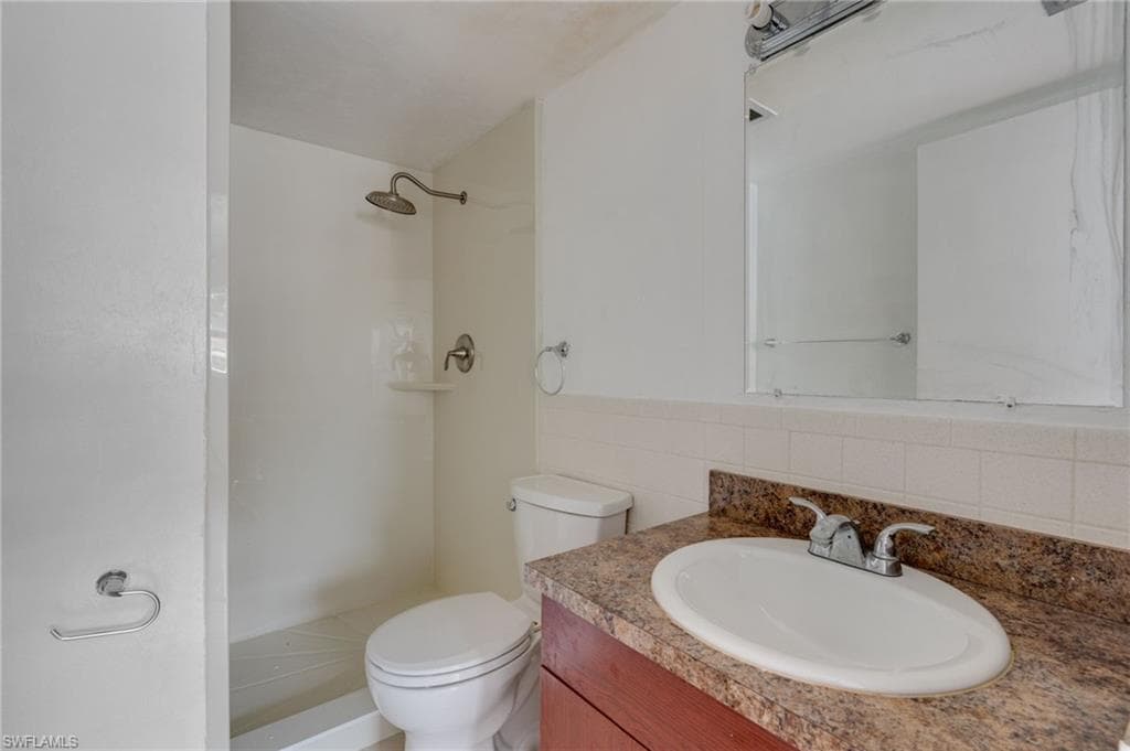 2828 Jackson ST M5-15