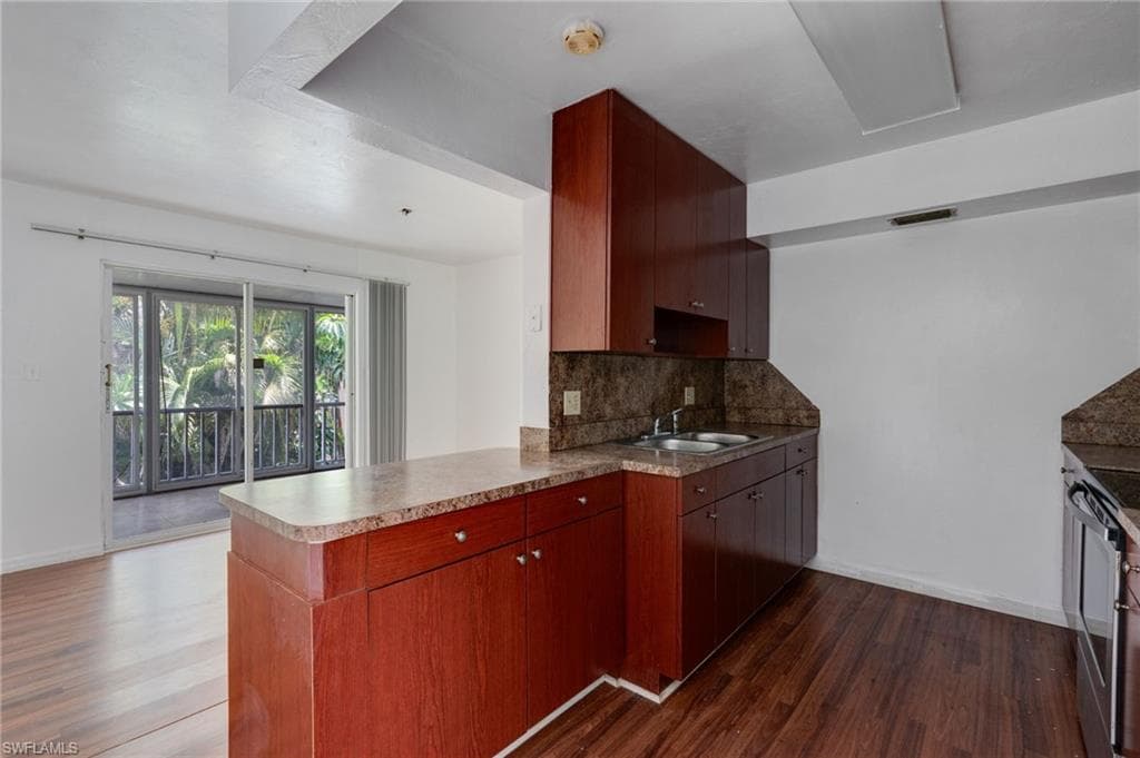 2828 Jackson ST M5-7