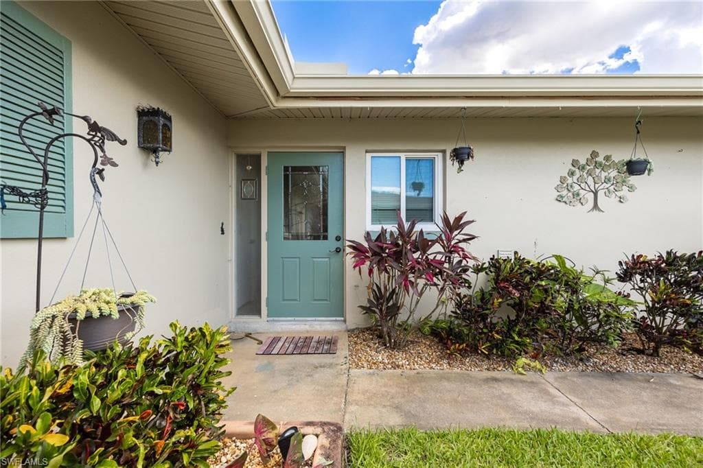 5585 Hamlet LN-4