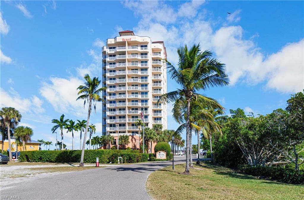8771 Estero BLVD 907-26