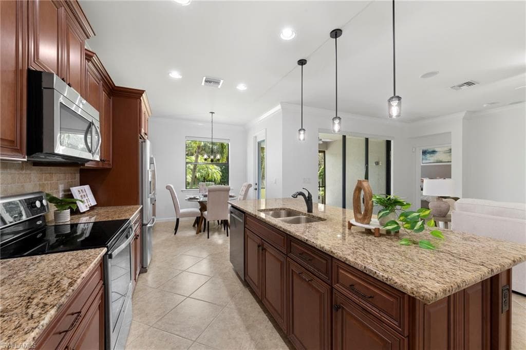 20247 Cypress Shadows BLVD-22