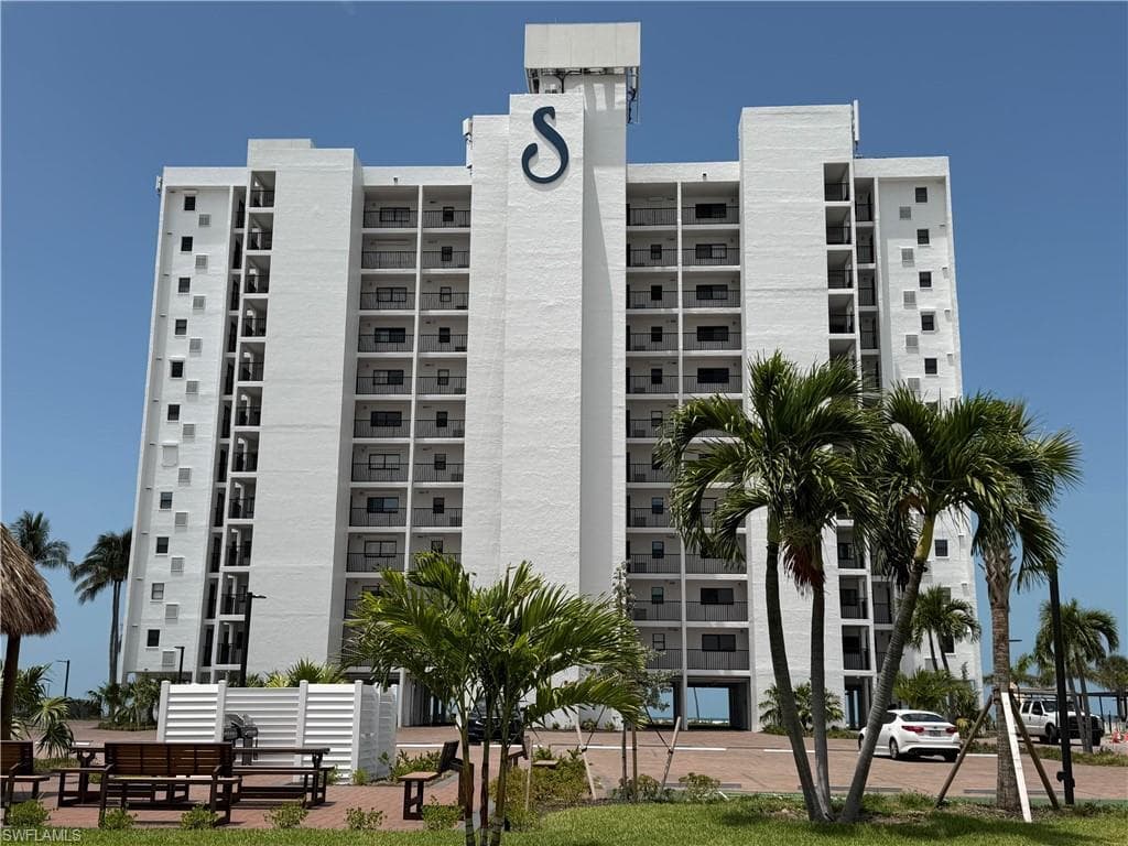 6400 Estero BLVD 403-11