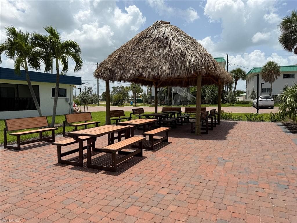6400 Estero BLVD 403-19