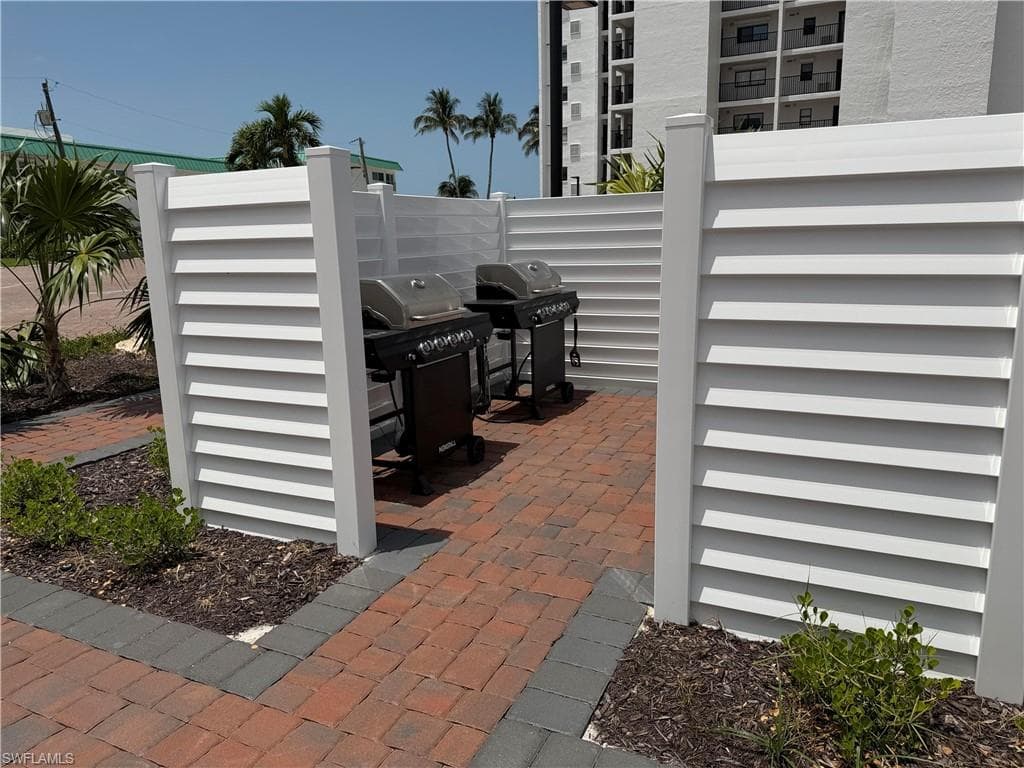 6400 Estero BLVD 403-18