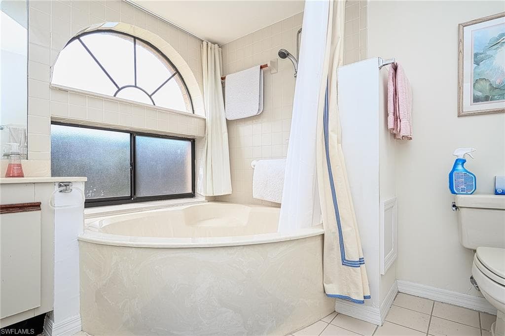 565 Beachwalk CIR T-104-17