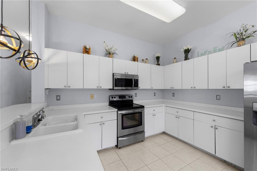 2727 Blue Cypress Lake CT-10