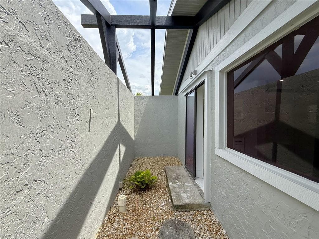 17209 Castleview DR-26