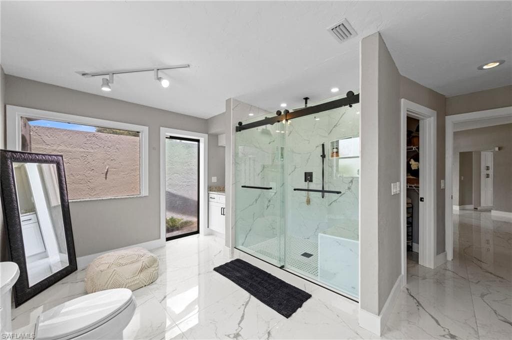 17209 Castleview DR-23
