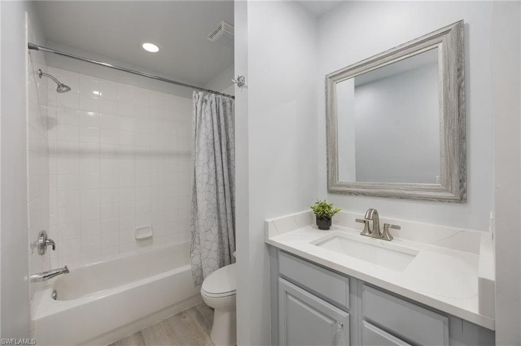 20930 Island Sound CIR 203-14