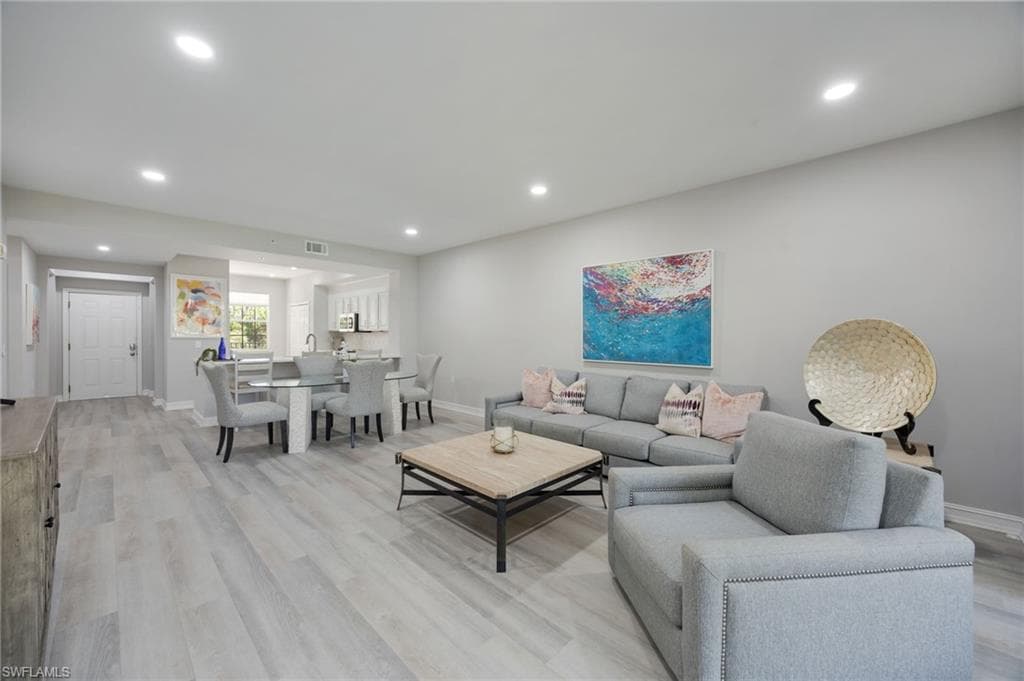 20930 Island Sound CIR 203-8