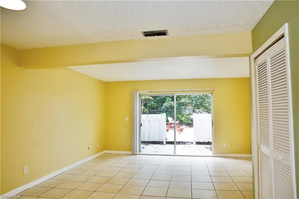 1123 SW 48th TER 102-8