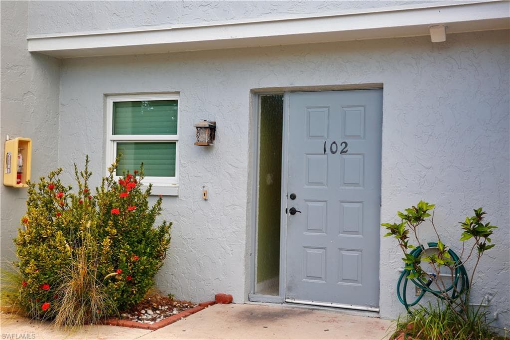 1123 SW 48th TER 102-3