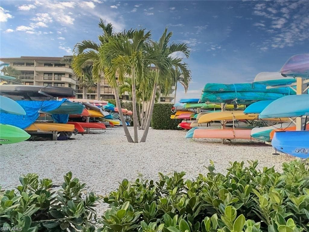 320 Seaview CT 608-26