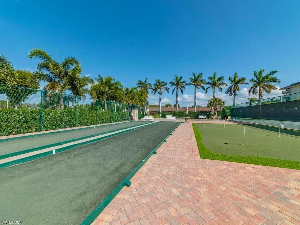320 Seaview CT 608-28
