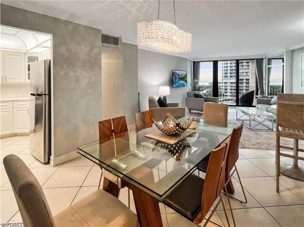 320 Seaview CT 608-20