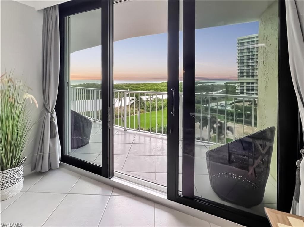 320 Seaview CT 608-14