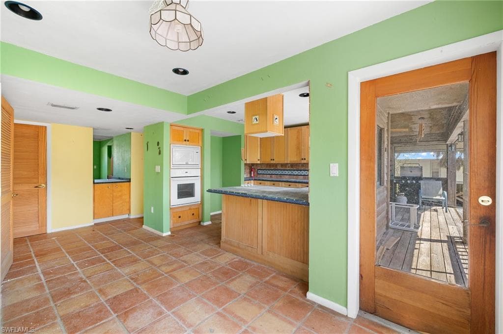 1866 Ardsley WAY-12