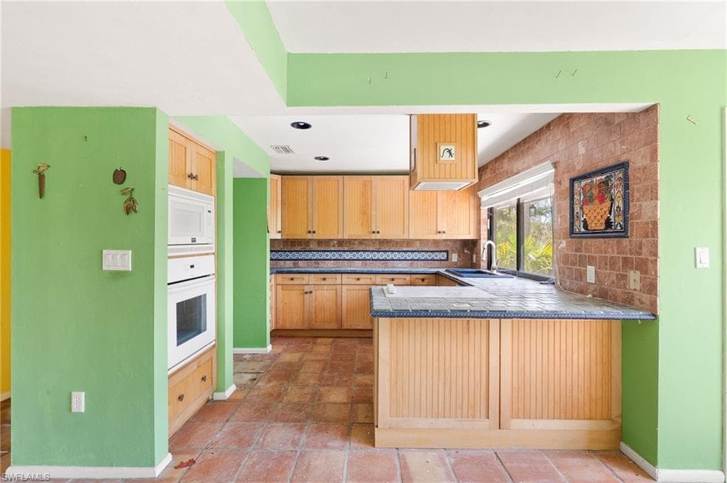 1866 Ardsley WAY-9