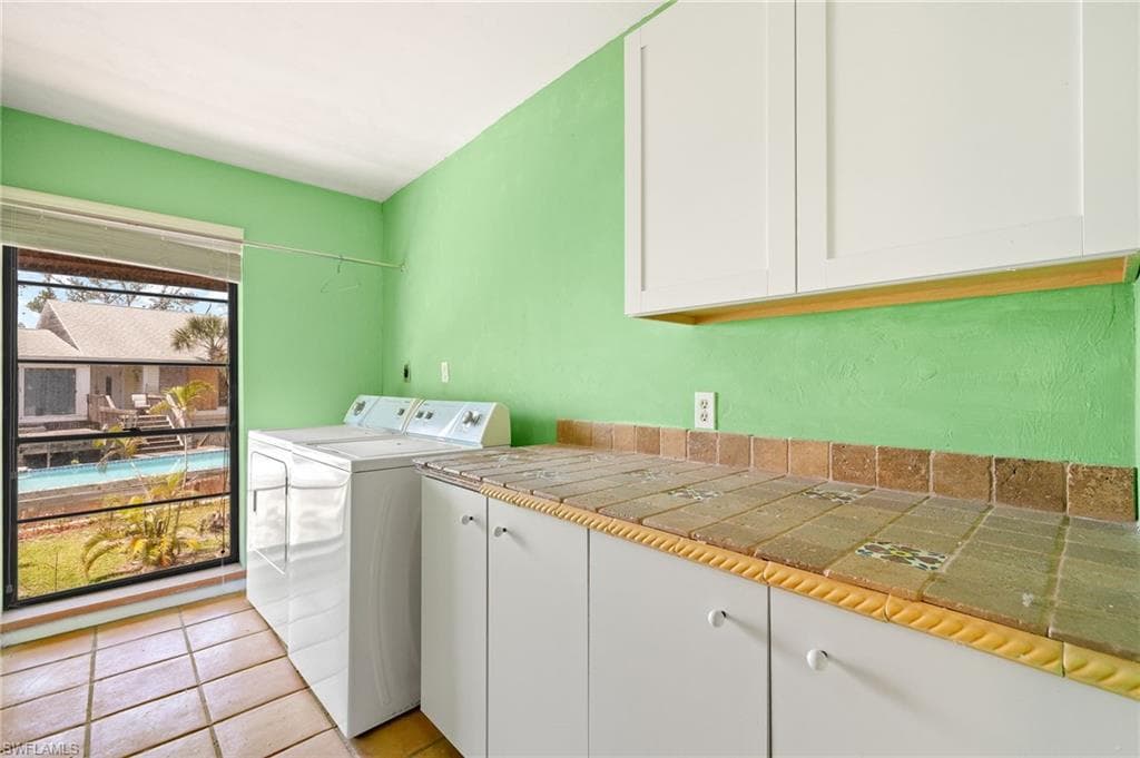 1866 Ardsley WAY-24
