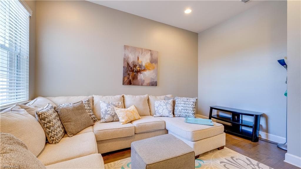 10230 Glastonbury CIR 202-16