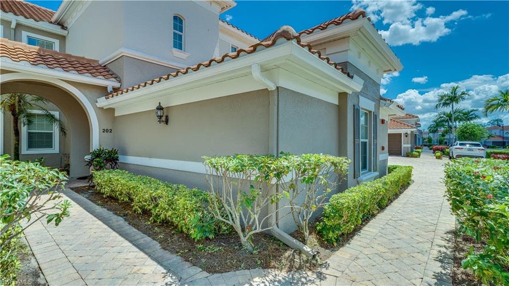 10230 Glastonbury CIR 202-45