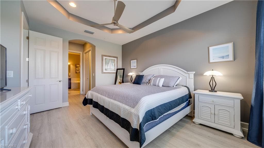10230 Glastonbury CIR 202-19