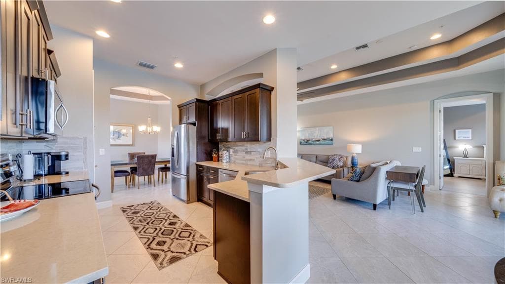 10230 Glastonbury CIR 202-7