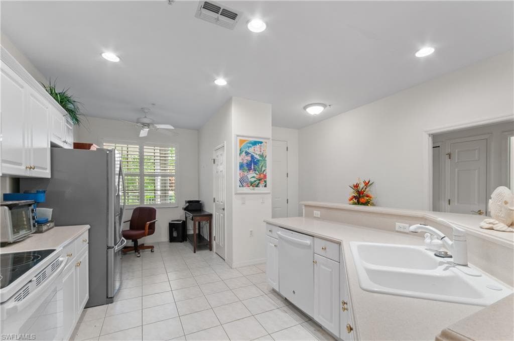 4853 Hampshire CT 105-5