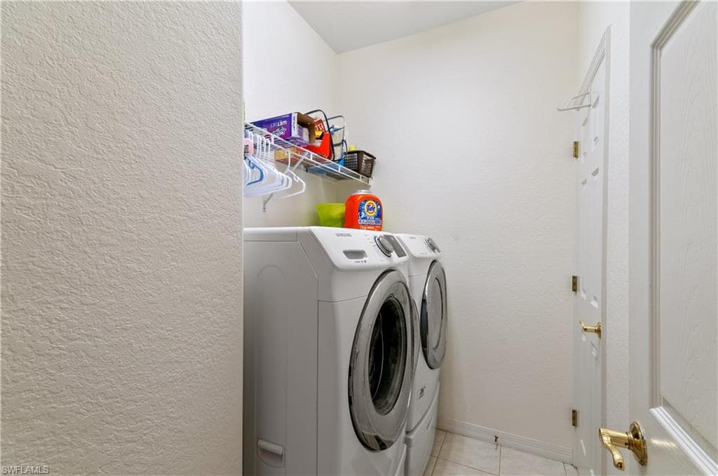 4853 Hampshire CT 105-25