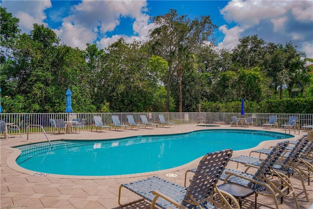 4853 Hampshire CT 105-36