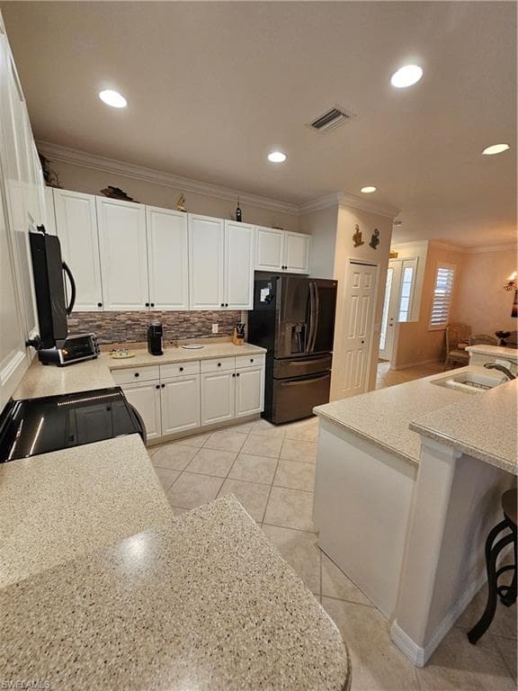 10518 Avila CIR-11