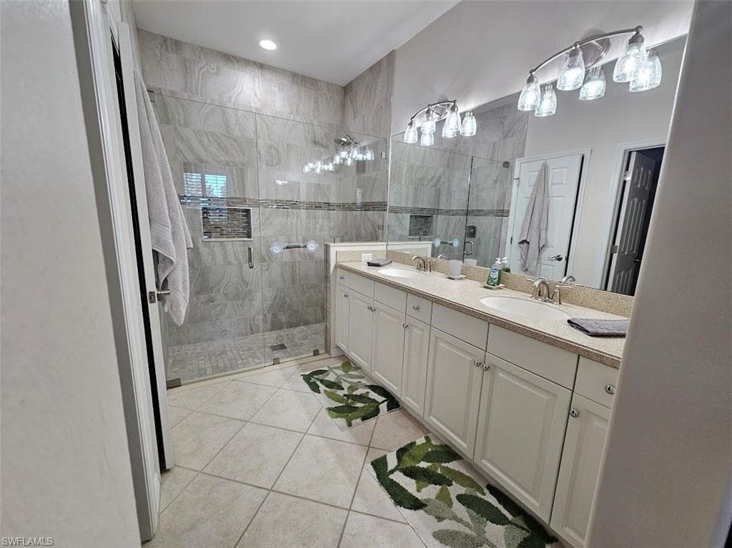 10518 Avila CIR-23