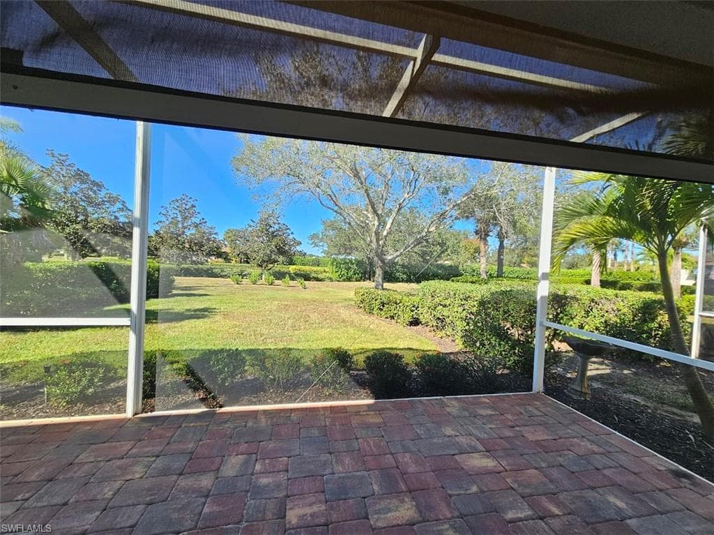 10518 Avila CIR-10