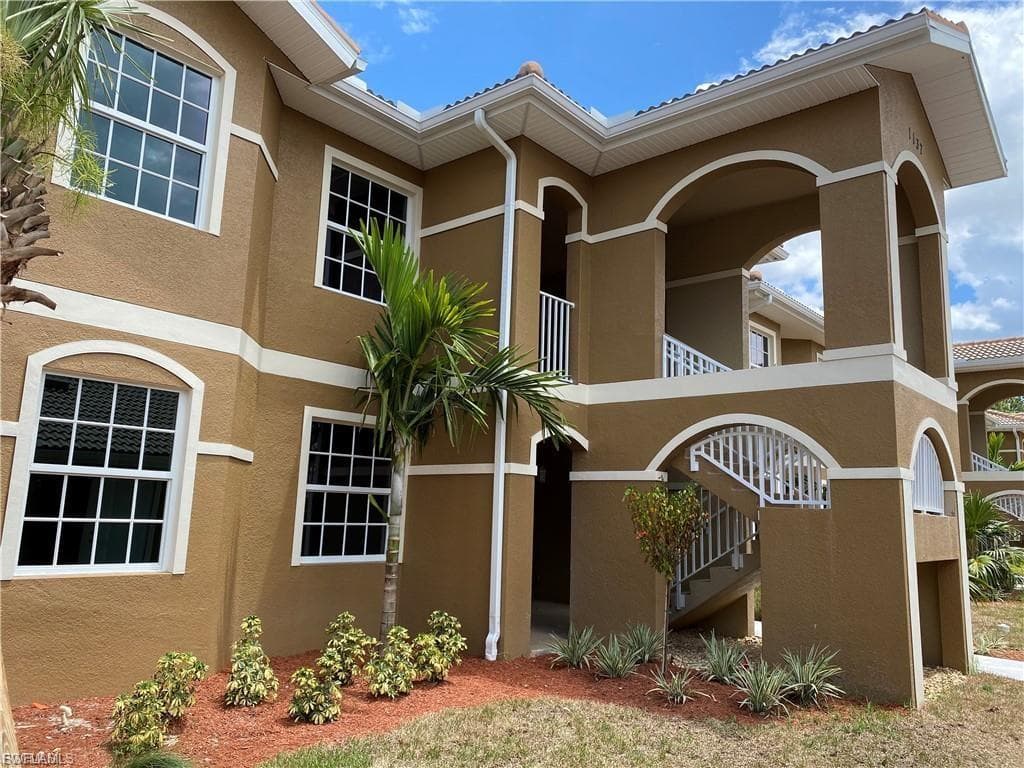 1137 Winding Pines CIR 203-1