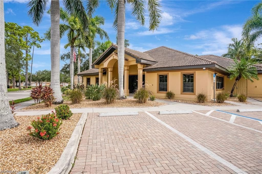 1137 Winding Pines CIR 203-21