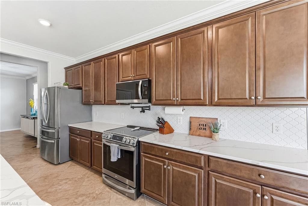 2175 Vermont LN-17