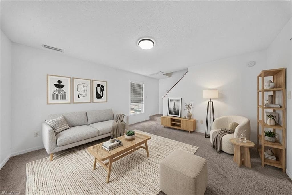 250 Leawood CIR-22