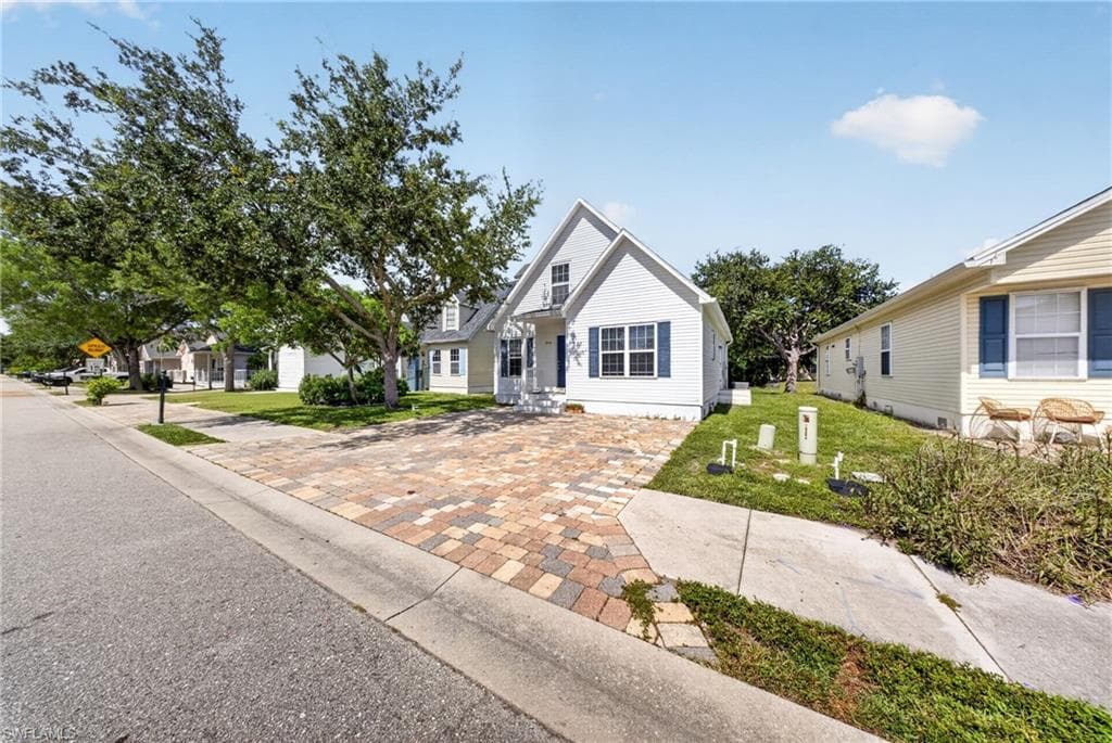250 Leawood CIR-5